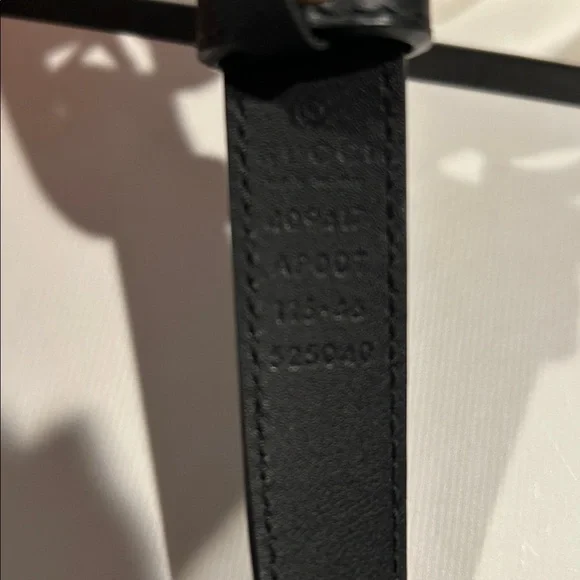 Authentic Gucci Black Leather Slim
GG Marmont Belt 409417 115/46 with Gift Box - Picture 10 of 11